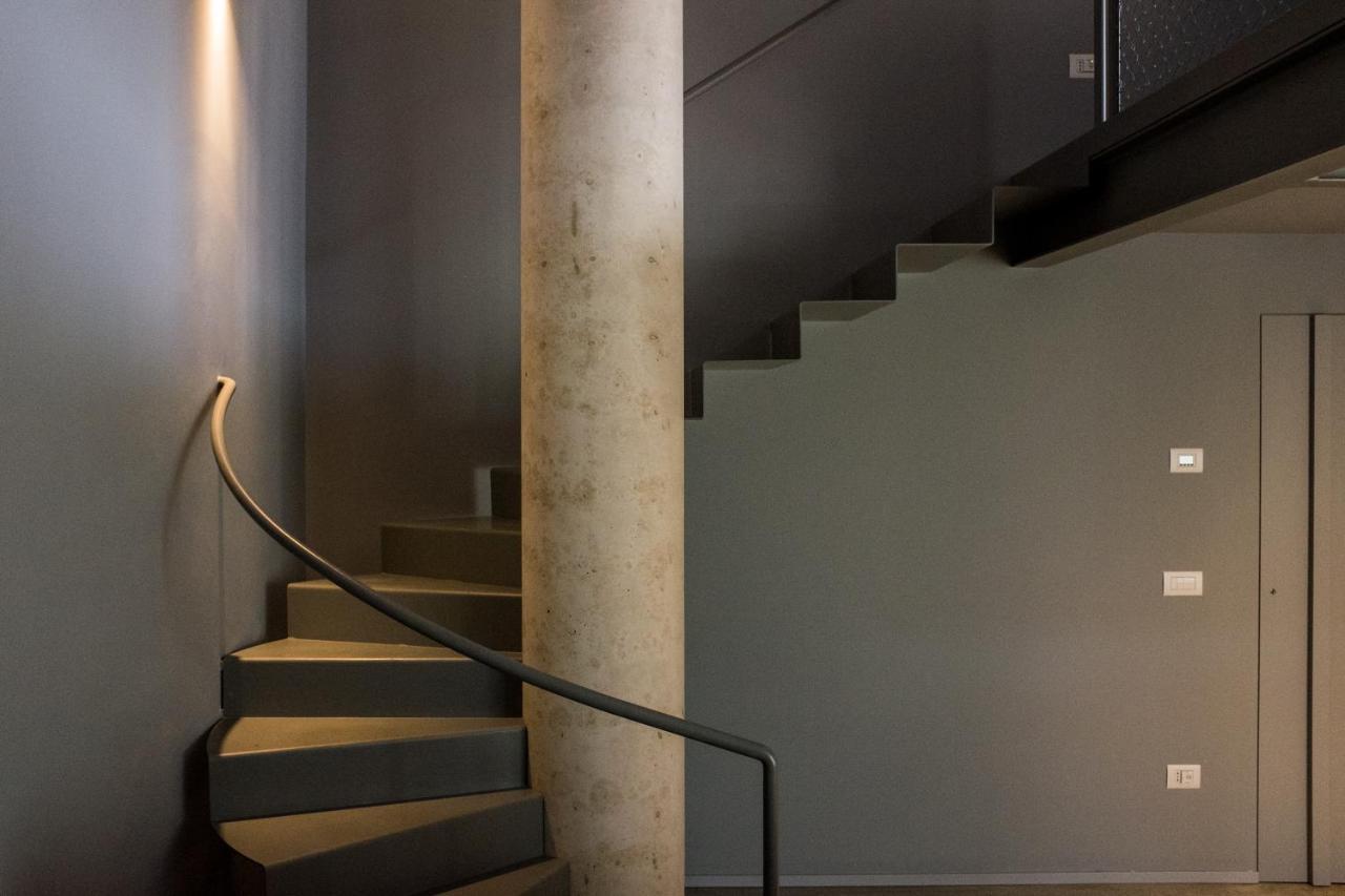 Grey Loft Apartment *